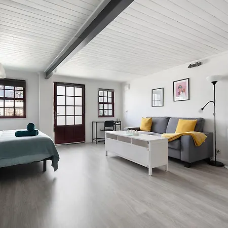 Actors Apartment *