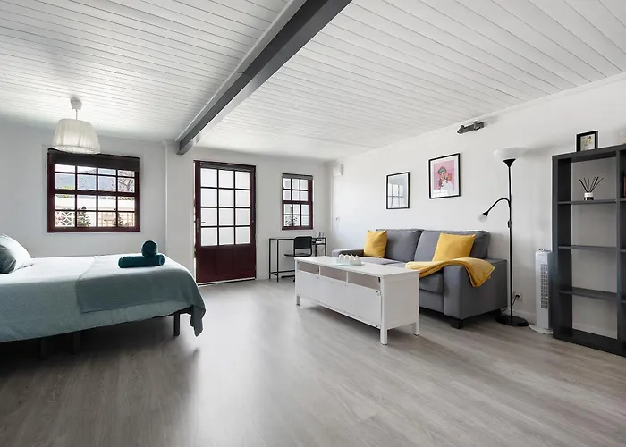 Actors Apartment *